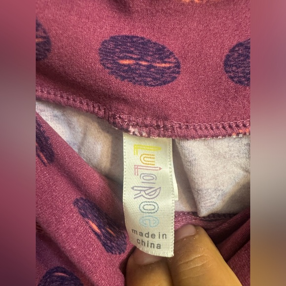 Used Once ☝🏽 “LuLaRoe” leggings - Picture 4 of 7